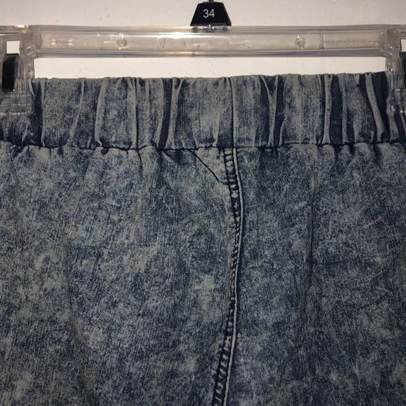 Pants - Picture 4 of 6